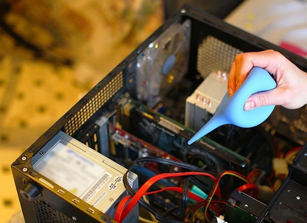 Tuyệt chiêu đánh bay bị bẩn trên laptop